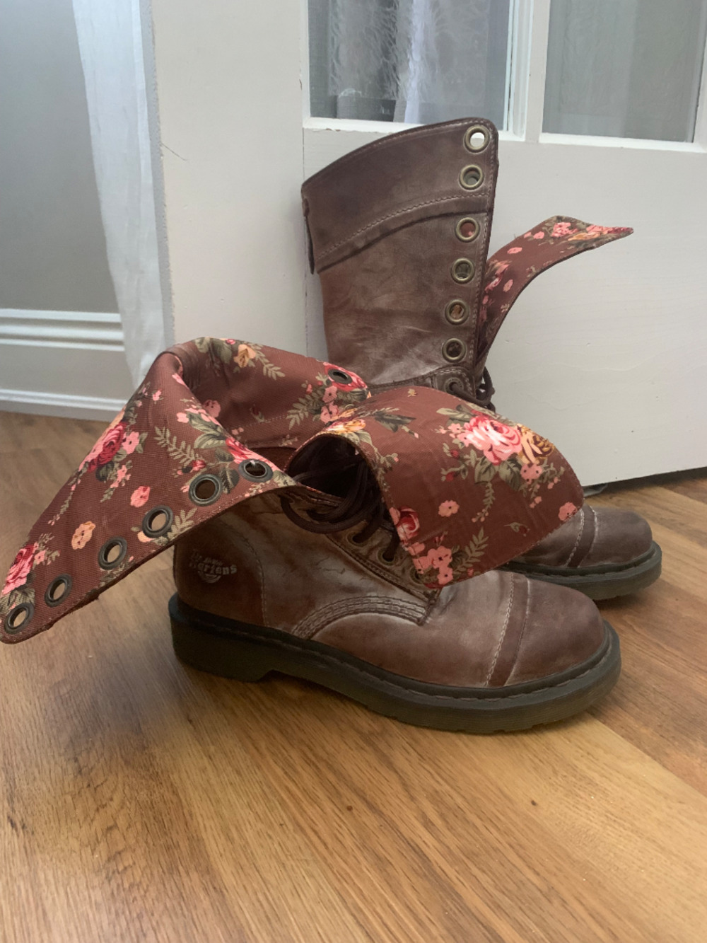 Dr. Martens Triumph Aimilita - Picture 2 of 6